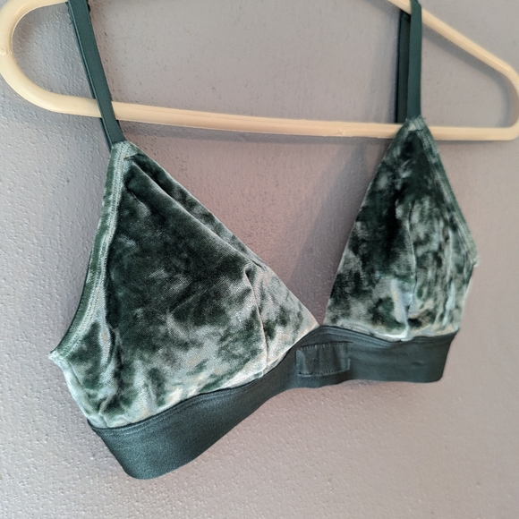 Pink Vs Velvet Triangle Bralette in Green Xs - Picture 9 of 9